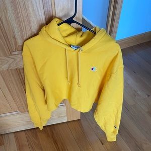 Woman’s hoody crop sweatshirt in mustard color